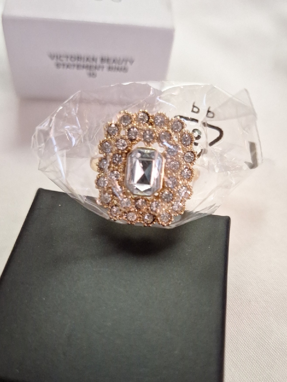 Avon Victorian Beauty Statement Ring - Sz 10